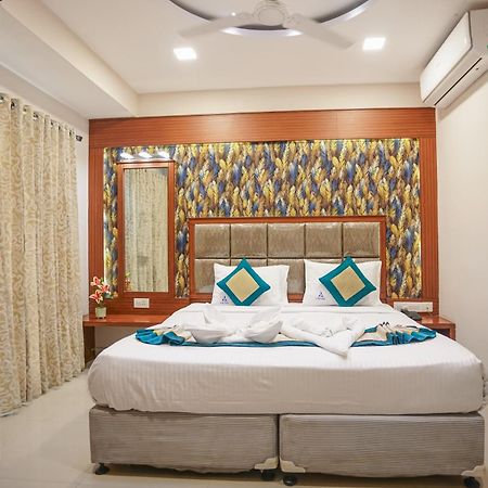 Pine Tree Boutique Hotel Chennai Esterno foto