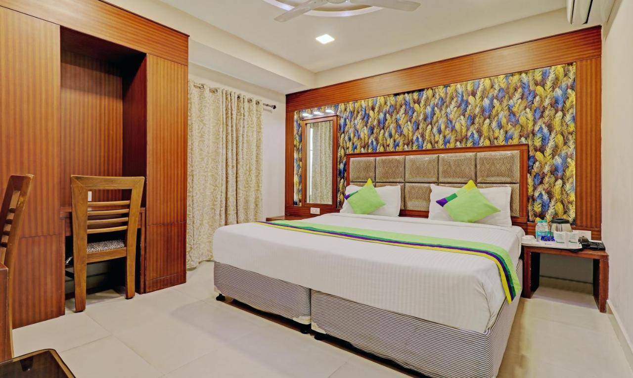 Pine Tree Boutique Hotel Chennai Esterno foto