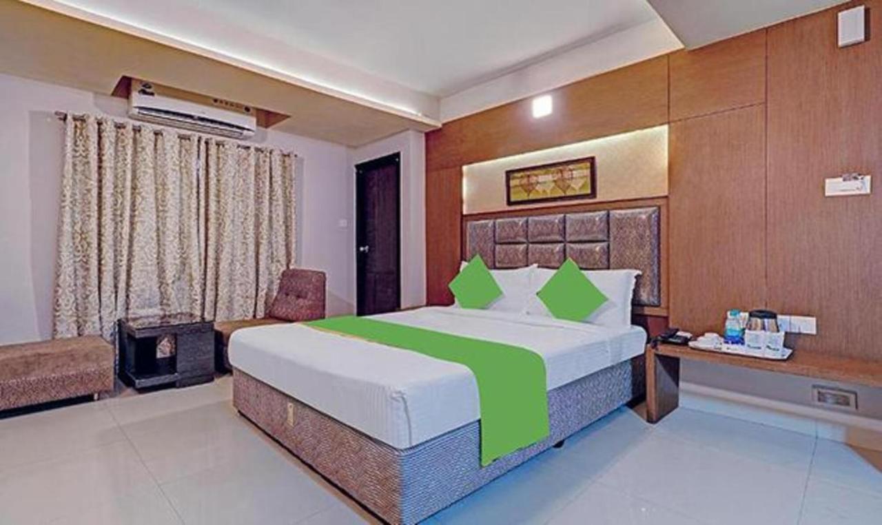 Pine Tree Boutique Hotel Chennai Esterno foto