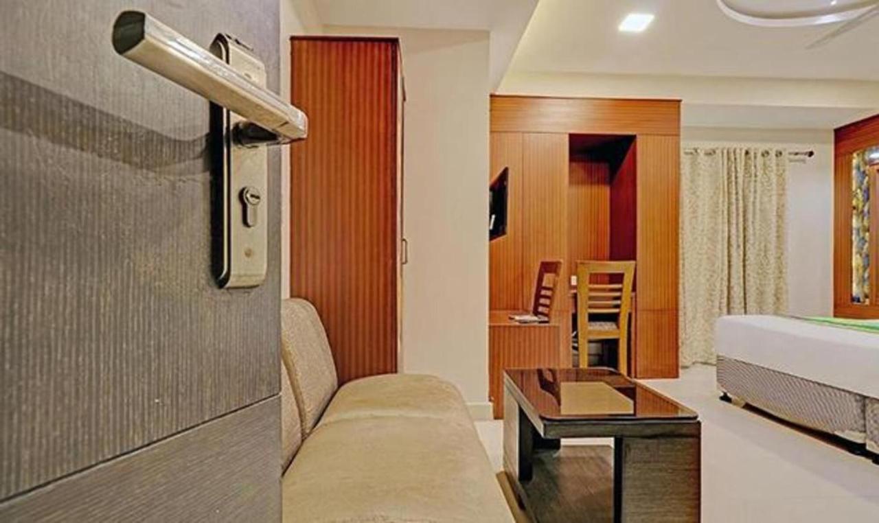 Pine Tree Boutique Hotel Chennai Esterno foto