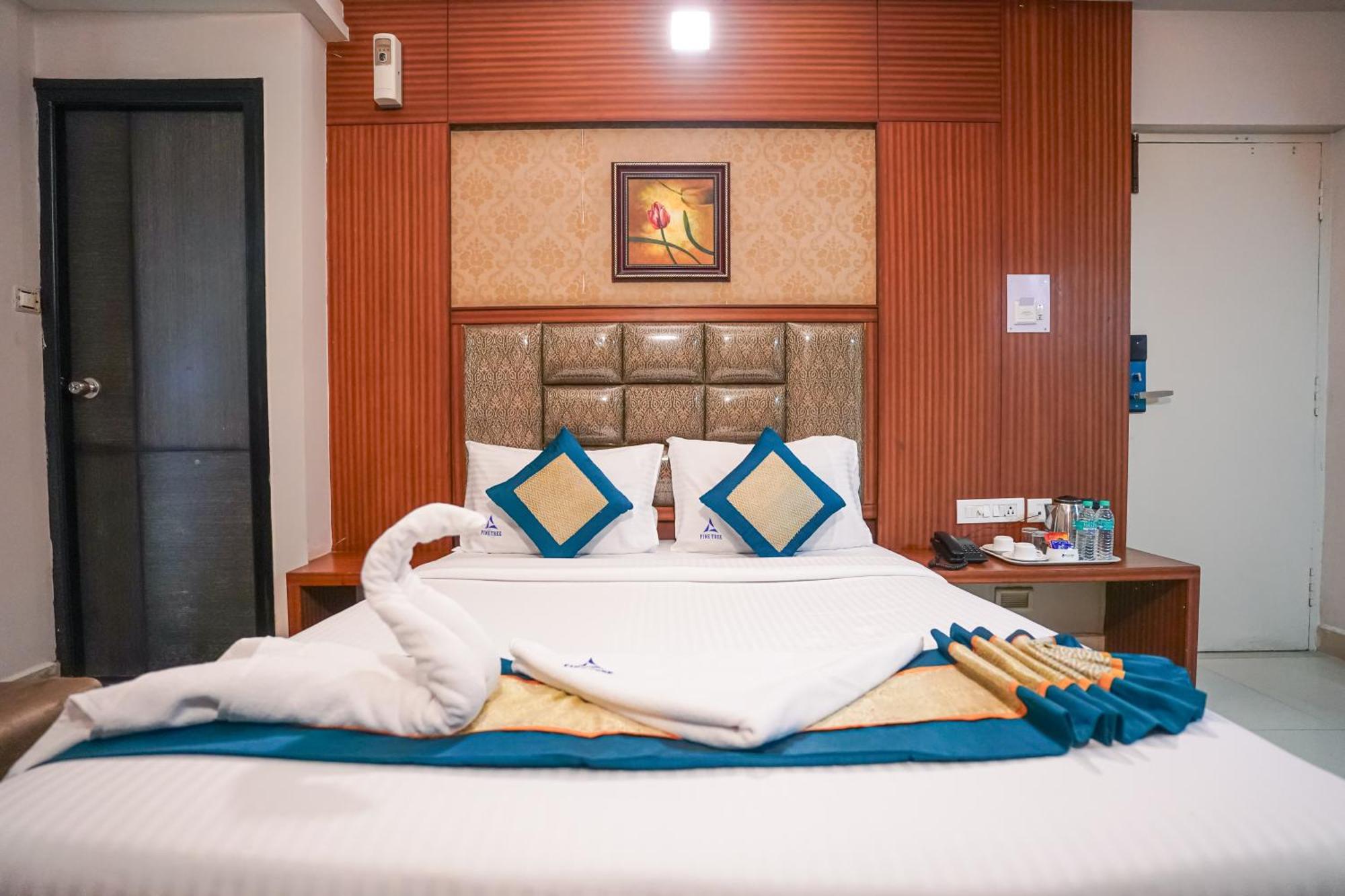 Pine Tree Boutique Hotel Chennai Esterno foto